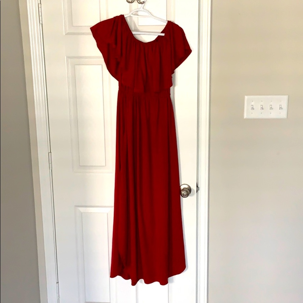 Off the shoulder maxi dress w/ split